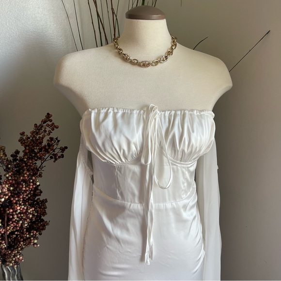 White dress - Picture 5 of 5